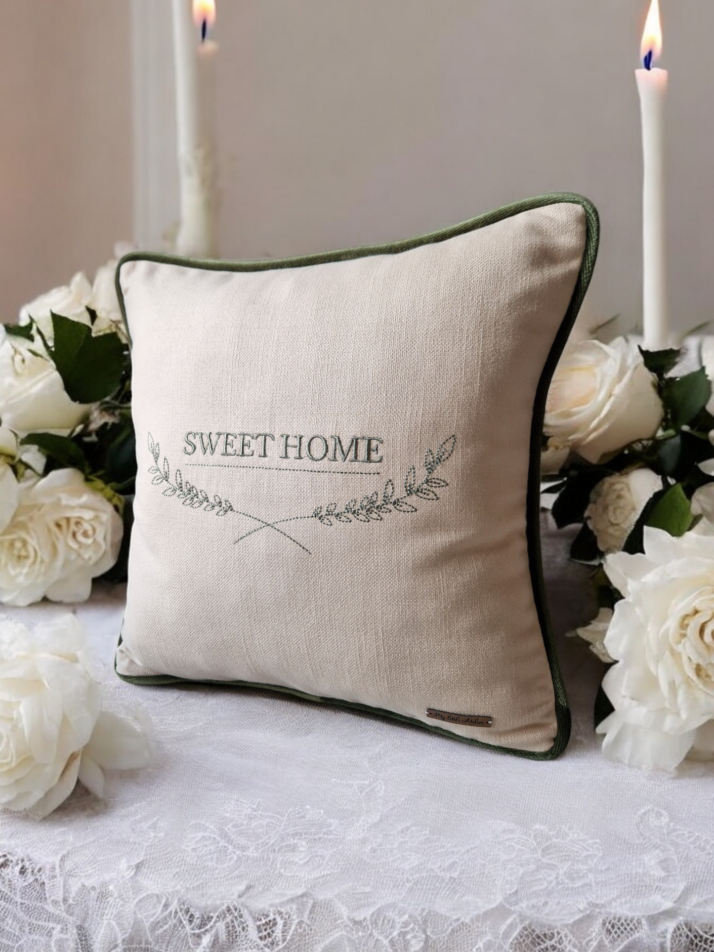 Embroidered cushion "Sweet home"