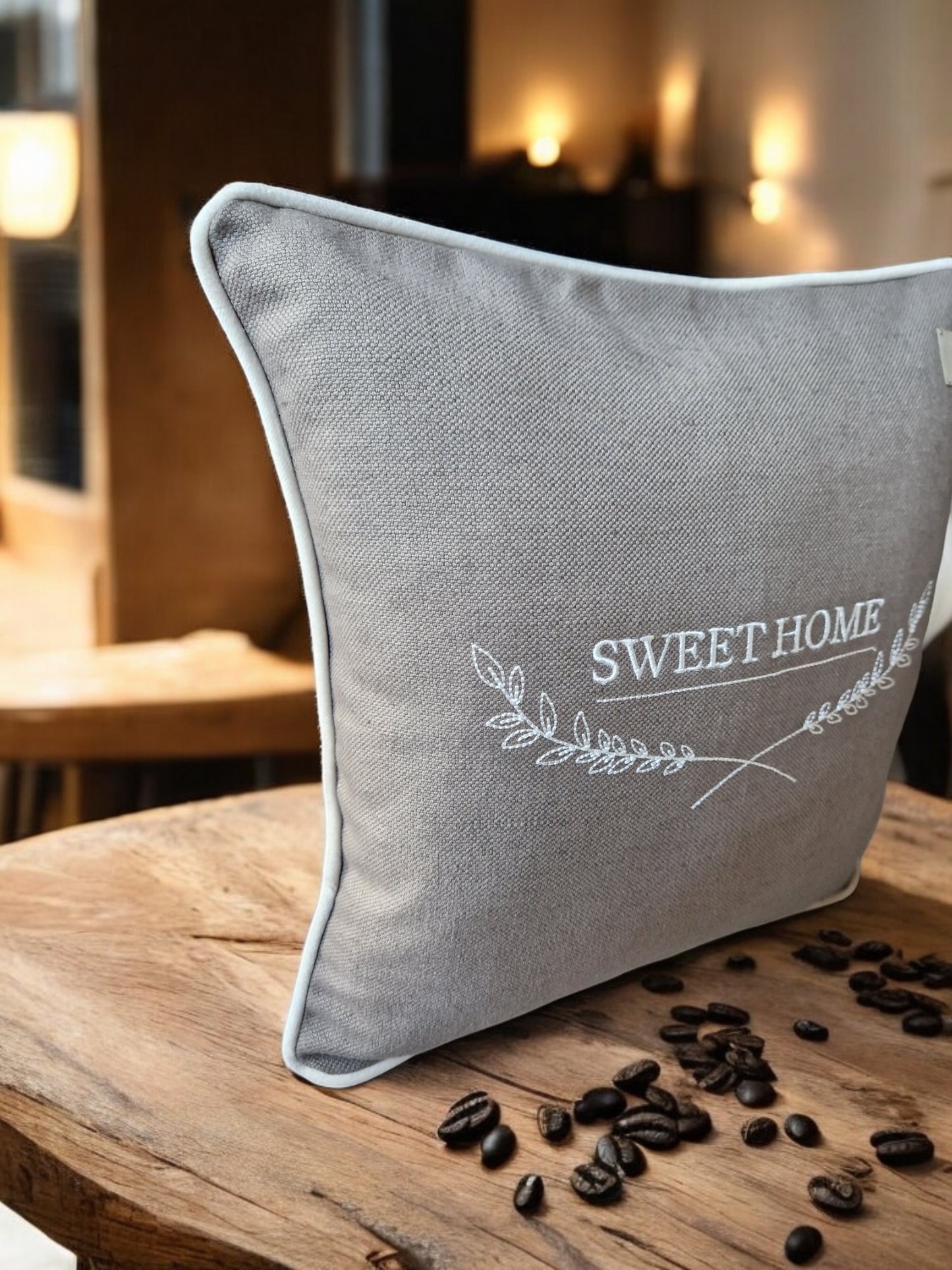 Embroidered cushion "Sweet home"