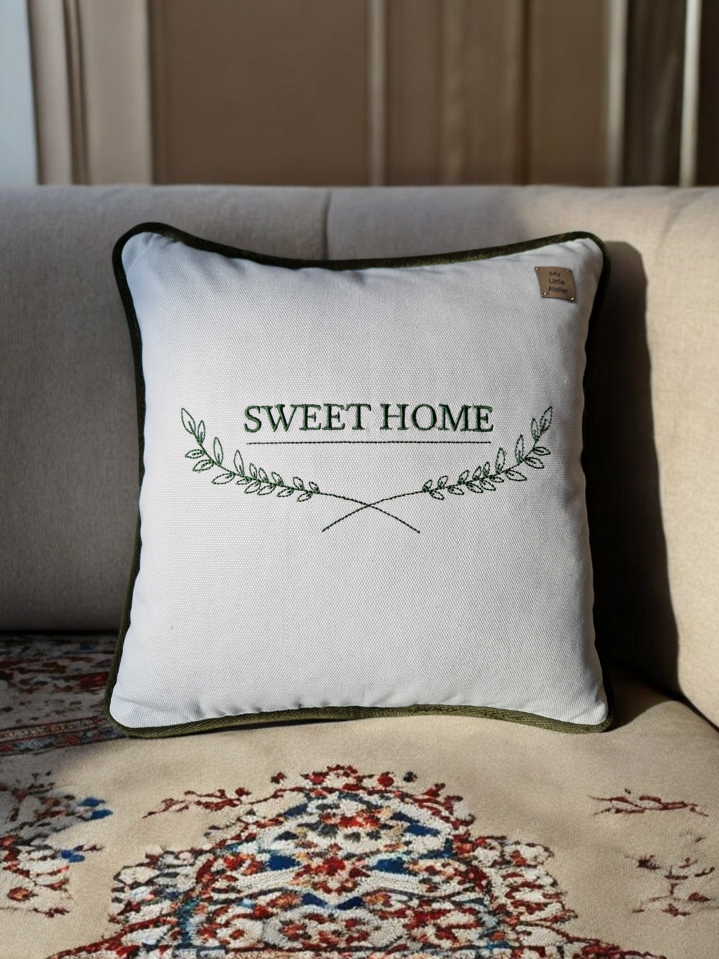 Embroidered cushion "Sweet home"