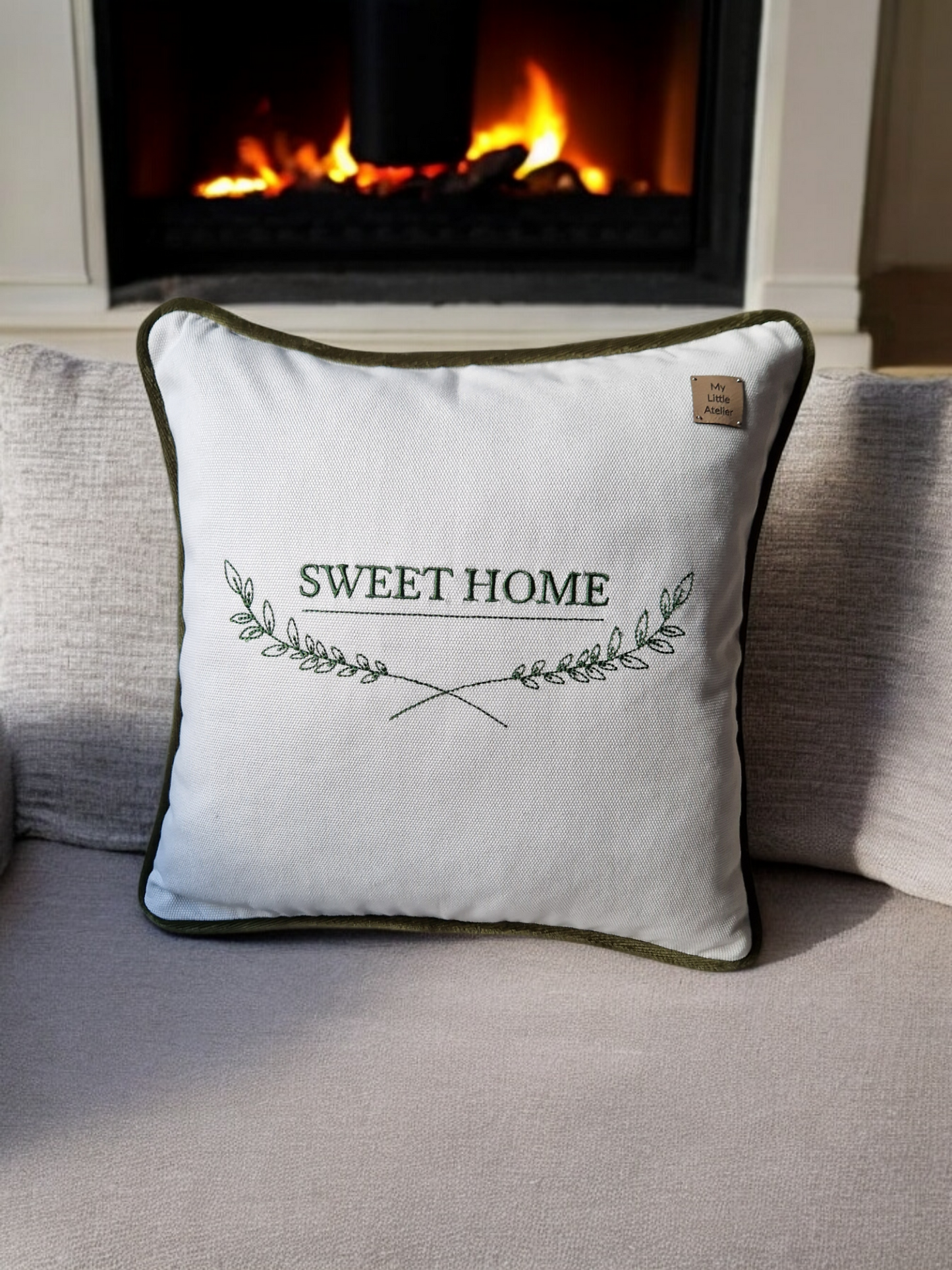Embroidered cushion "Sweet home"