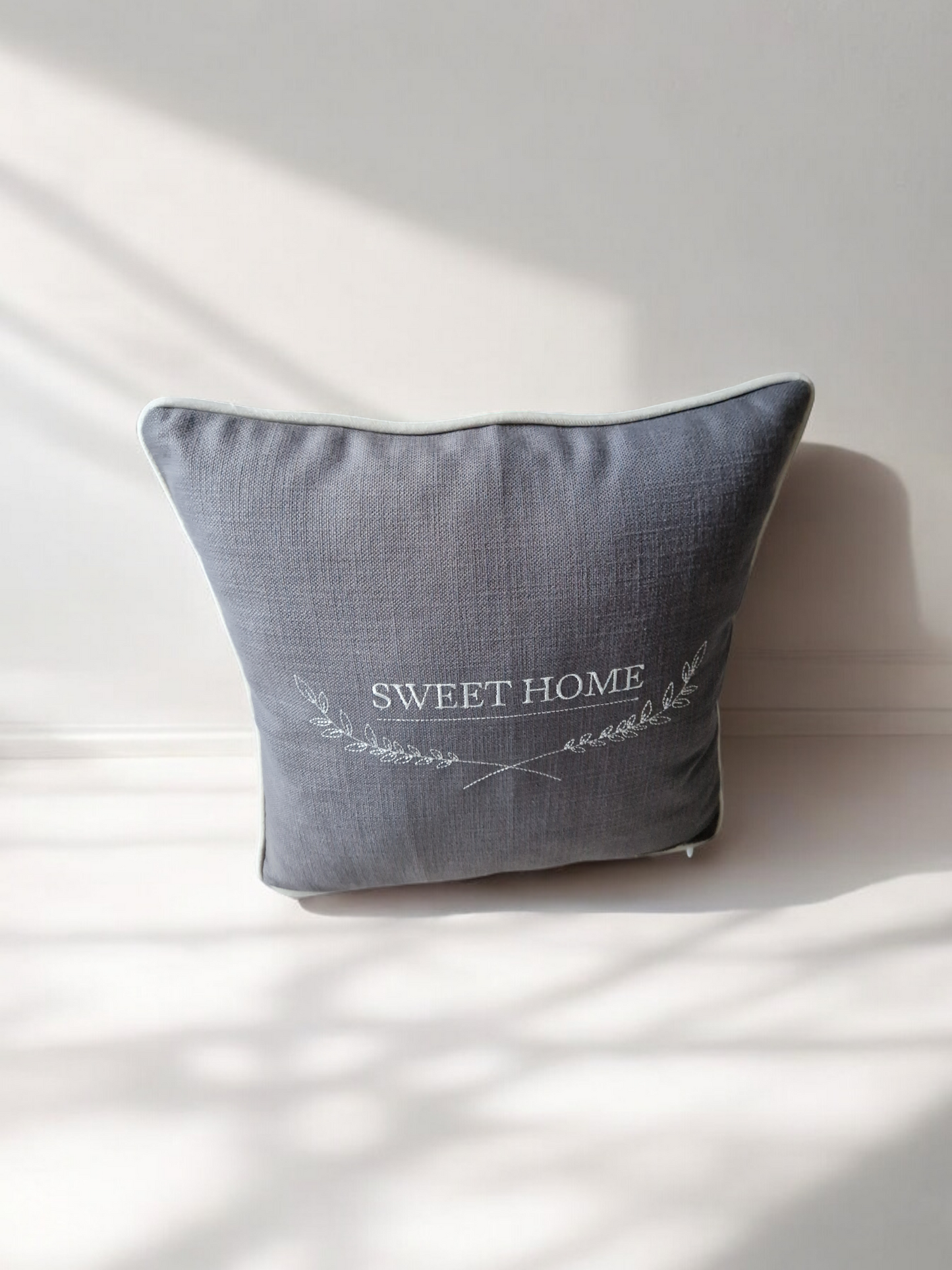 Embroidered cushion "Sweet home"