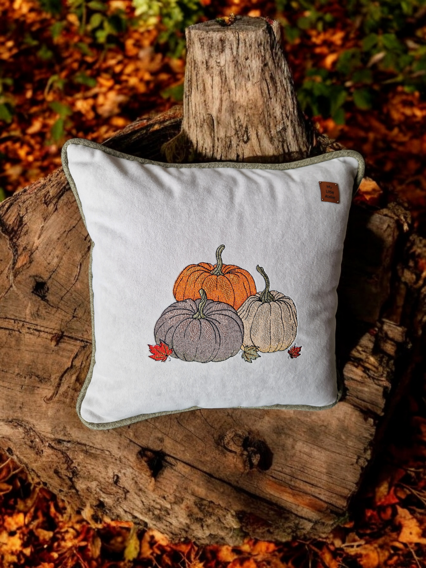 Embroidered "triple pumpkin" light grey cushion