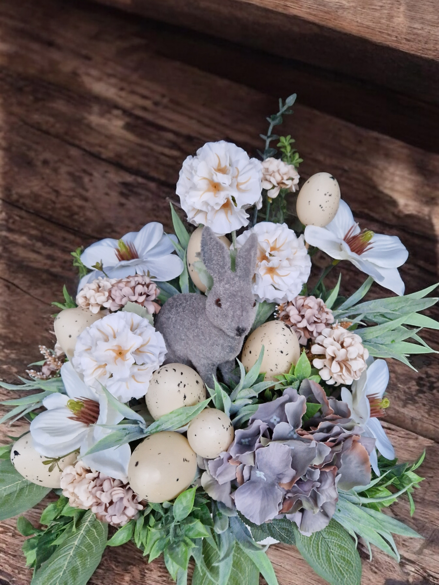 Easter table arrangement