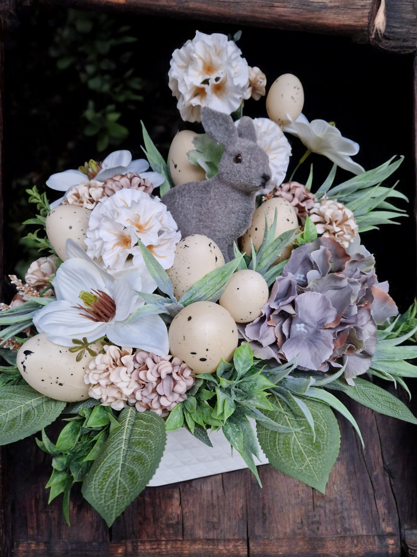 Easter table arrangement