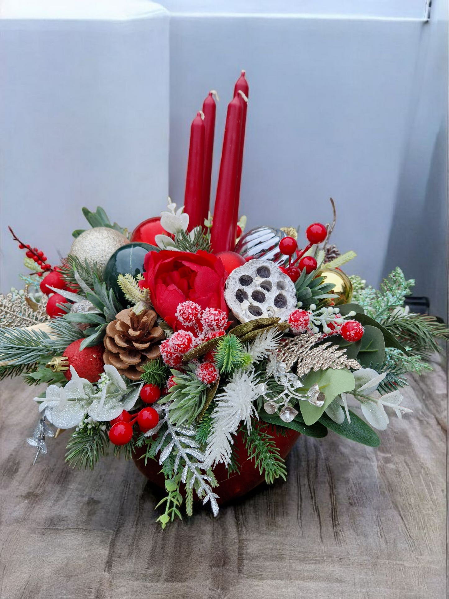 Christmas floral arrangement